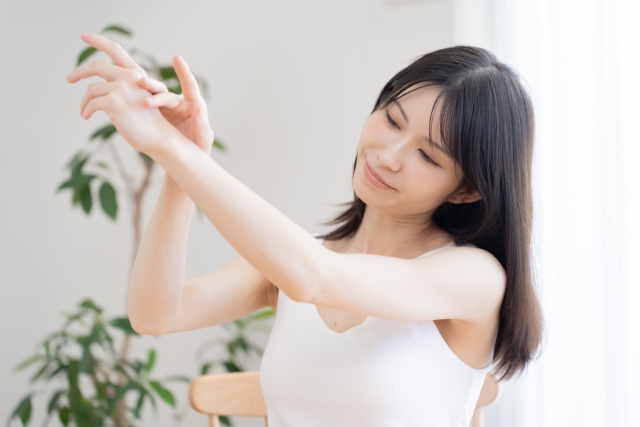 香水で肌荒れを起こす原因と防ぐコツ まとめ